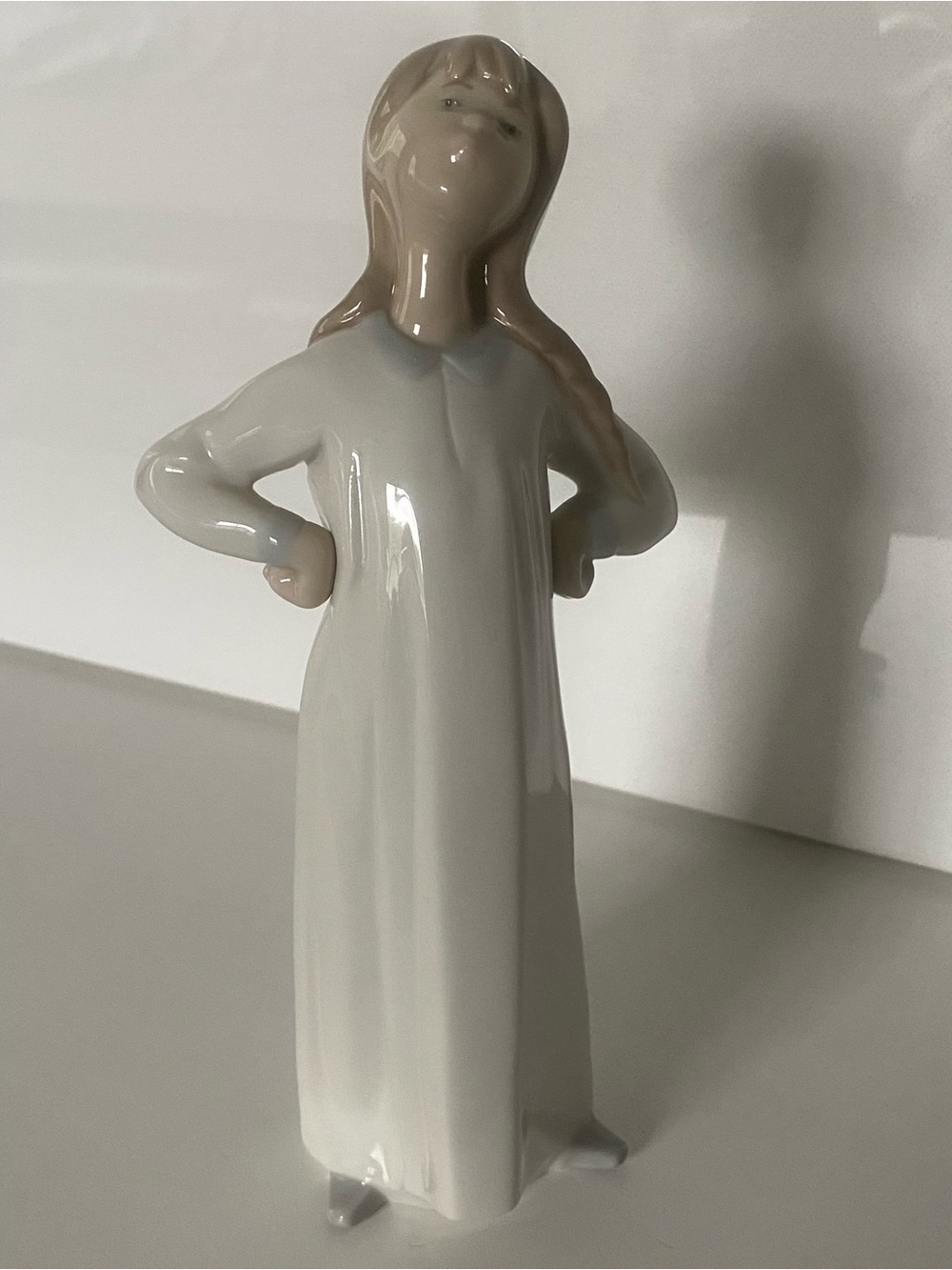 Lladro Figurine 4872 “Girl Stretching” Retired Nightgown Looking Up Vintage EUC